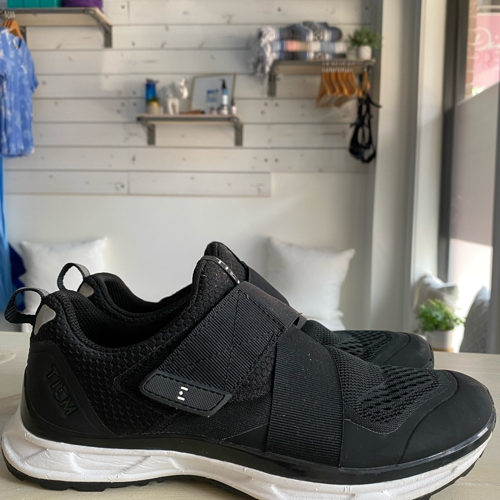 TIEM Cycling and Workout Sneakers Women's Size 8